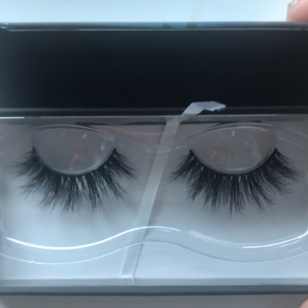 Lilly Lashes “Miami” NEW